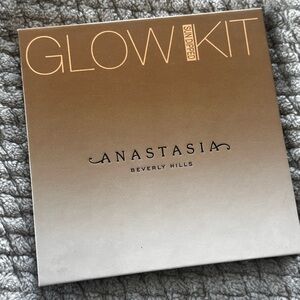 Anastasia Beverly Hills Glow Kit Highlight Kit